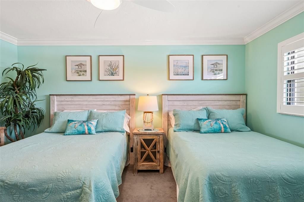 For Sale: $1,175,000 (2 beds, 2 baths, 1361 Square Feet)