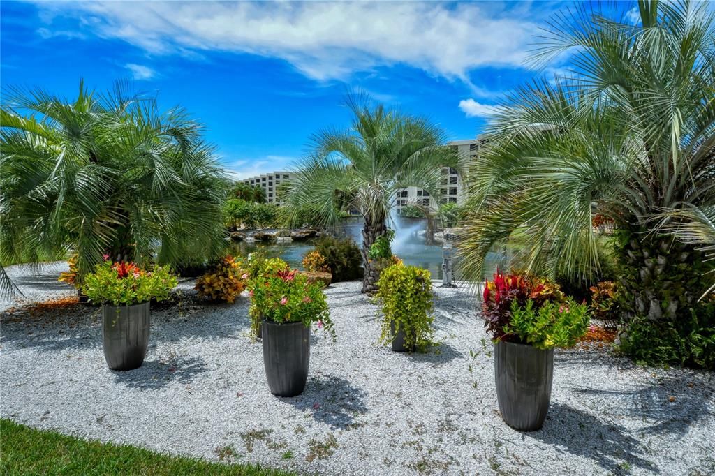 For Sale: $1,175,000 (2 beds, 2 baths, 1361 Square Feet)