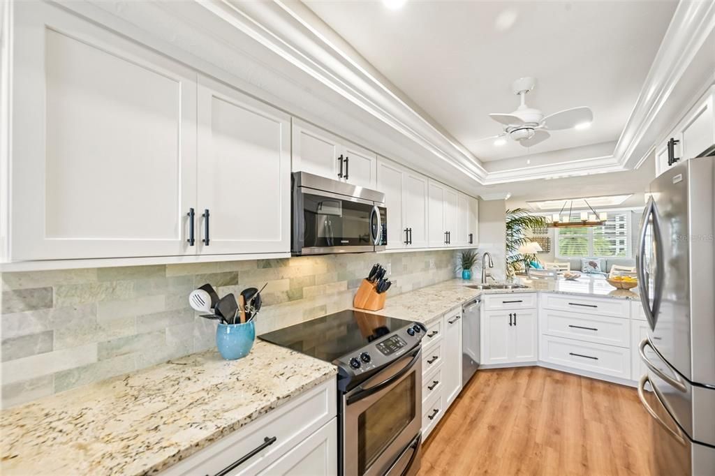 For Sale: $1,175,000 (2 beds, 2 baths, 1361 Square Feet)