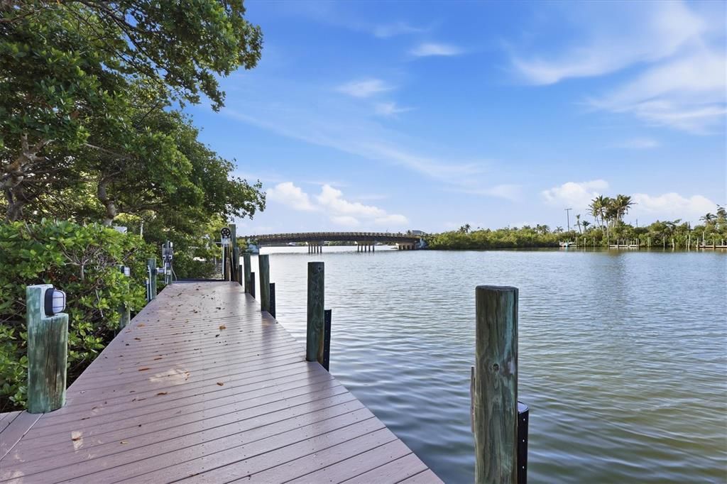 For Sale: $2,195,000 (3 beds, 3 baths, 3465 Square Feet)