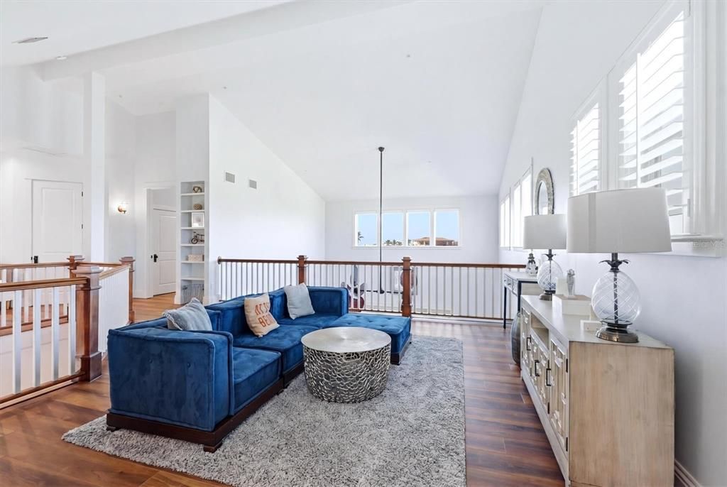 For Sale: $2,195,000 (3 beds, 3 baths, 3465 Square Feet)