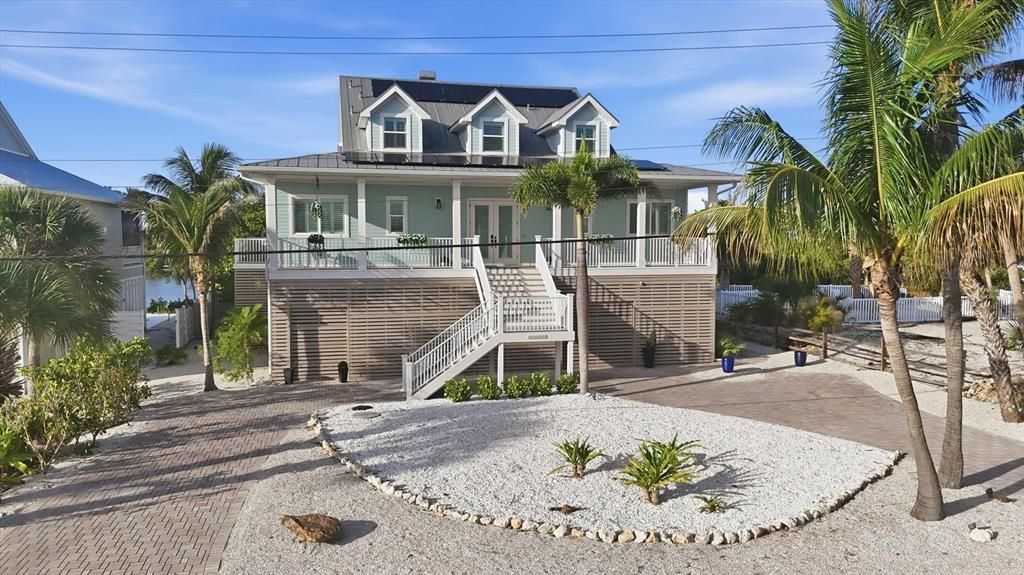 For Sale: $2,195,000 (3 beds, 3 baths, 3465 Square Feet)