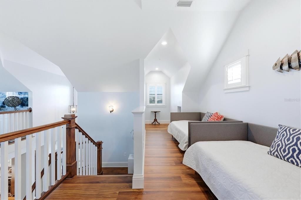 For Sale: $2,195,000 (3 beds, 3 baths, 3465 Square Feet)