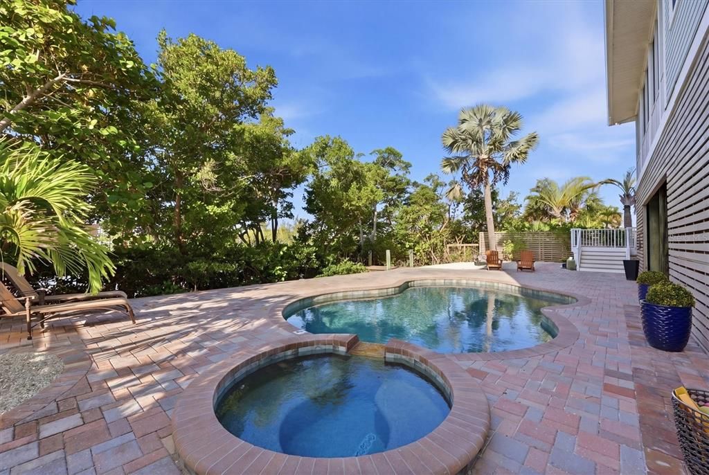 For Sale: $2,195,000 (3 beds, 3 baths, 3465 Square Feet)