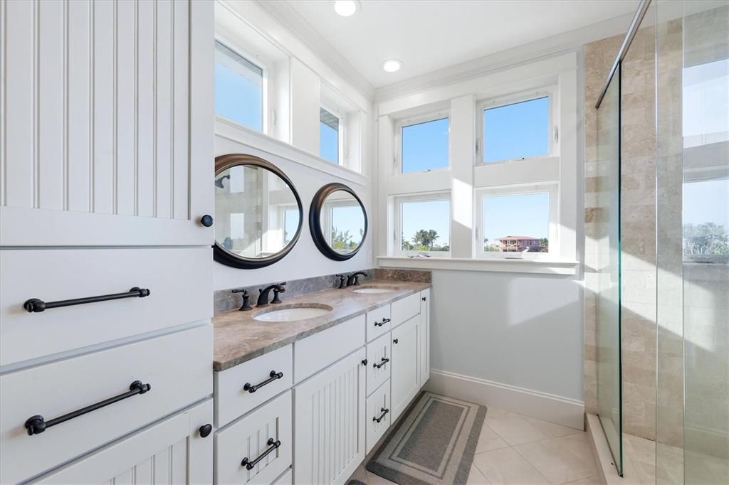 For Sale: $2,195,000 (3 beds, 3 baths, 3465 Square Feet)