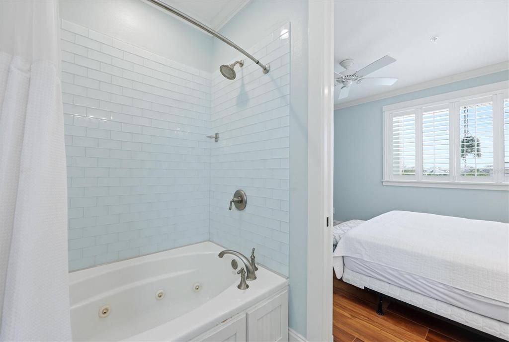 For Sale: $2,195,000 (3 beds, 3 baths, 3465 Square Feet)