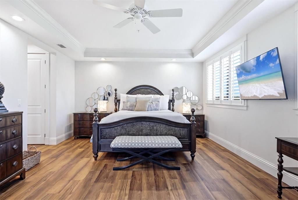 For Sale: $2,195,000 (3 beds, 3 baths, 3465 Square Feet)