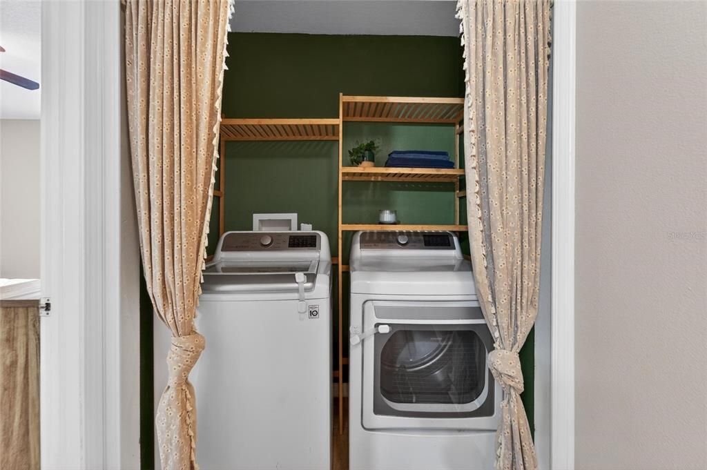 For Sale: $196,500 (3 beds, 2 baths, 1408 Square Feet)