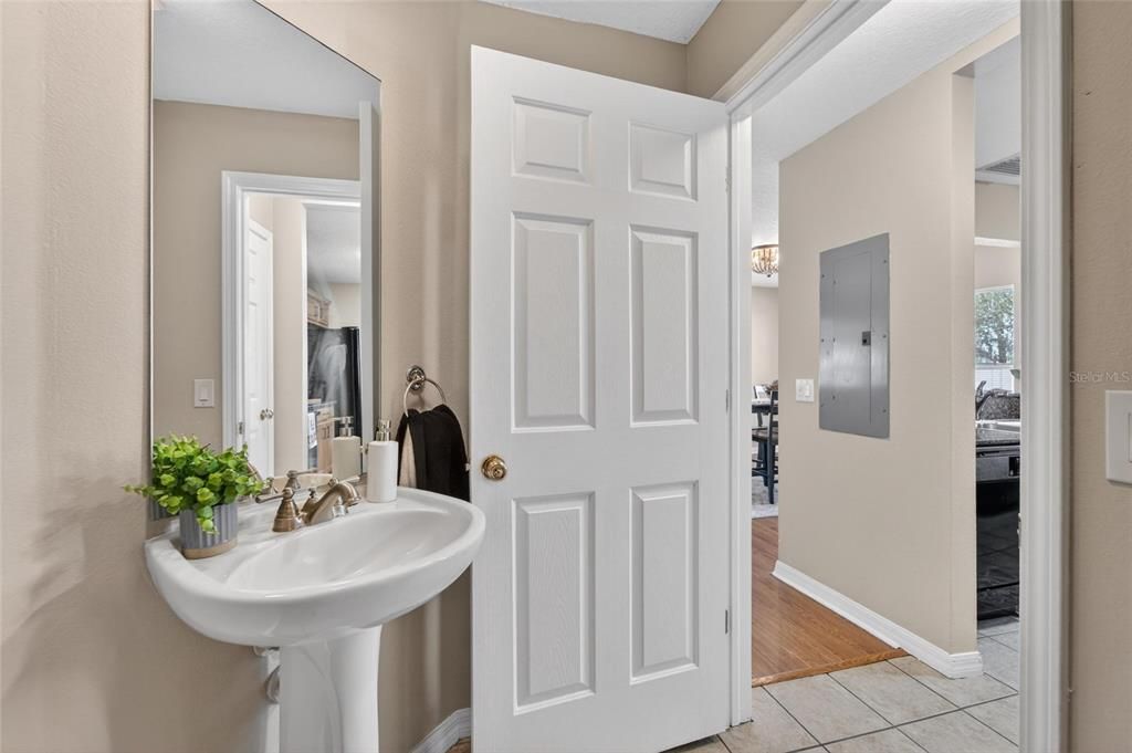 For Sale: $196,500 (3 beds, 2 baths, 1408 Square Feet)