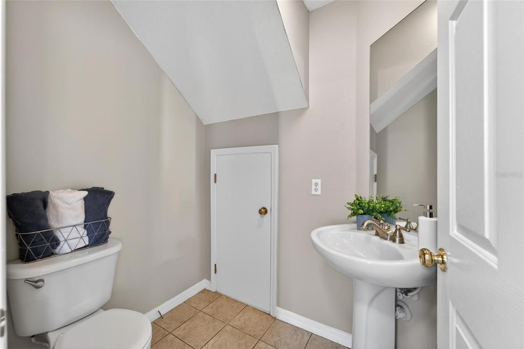 For Sale: $196,500 (3 beds, 2 baths, 1408 Square Feet)