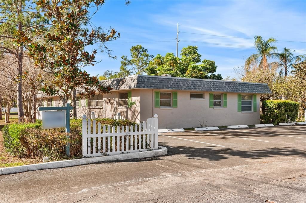 For Rent: $1,375 (1 beds, 1 baths, 640 Square Feet)