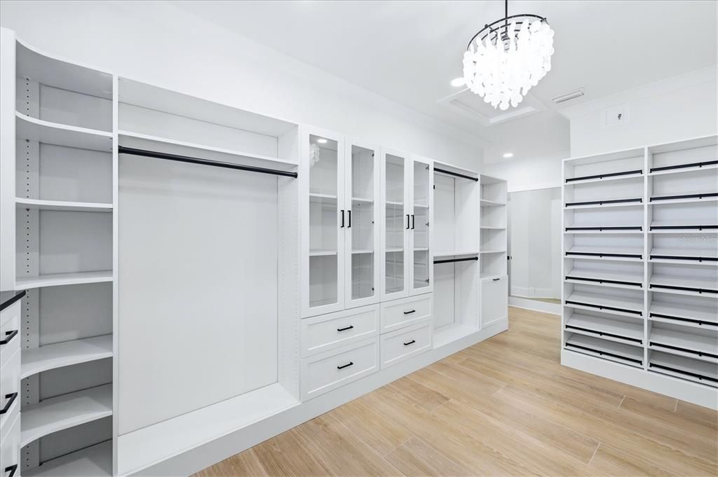 En Venta: $2,295,000 (3 camas, 2 baños, 2839 Pies cuadrados)