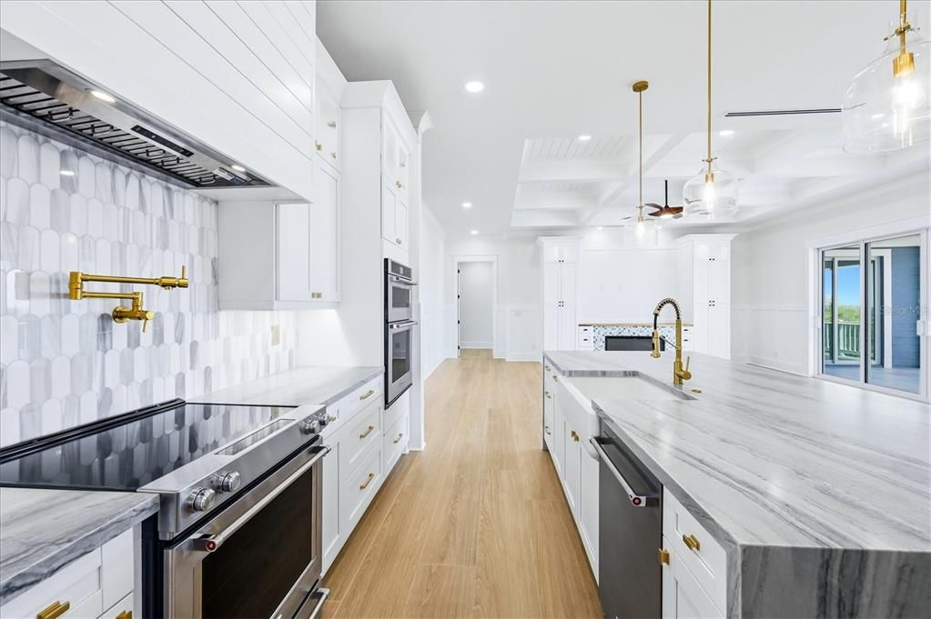 En Venta: $2,295,000 (3 camas, 2 baños, 2839 Pies cuadrados)