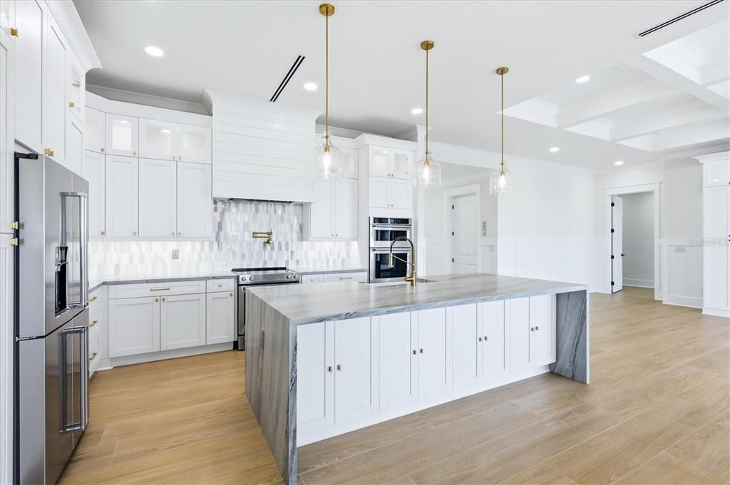 En Venta: $2,295,000 (3 camas, 2 baños, 2839 Pies cuadrados)