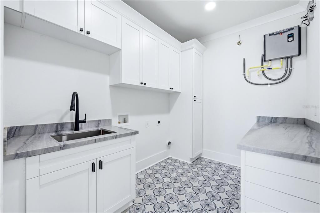 En Venta: $2,295,000 (3 camas, 2 baños, 2839 Pies cuadrados)