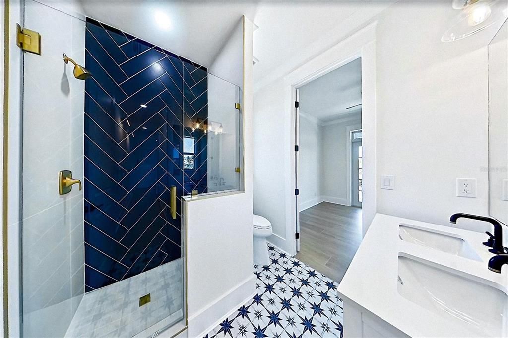En Venta: $2,295,000 (3 camas, 2 baños, 2839 Pies cuadrados)