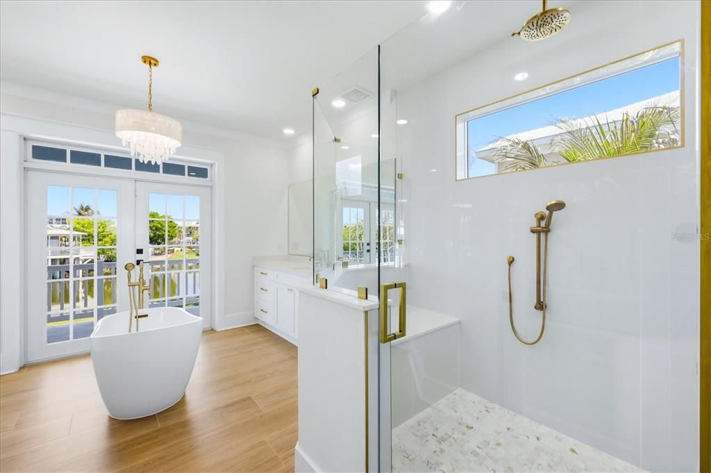 En Venta: $2,295,000 (3 camas, 2 baños, 2839 Pies cuadrados)
