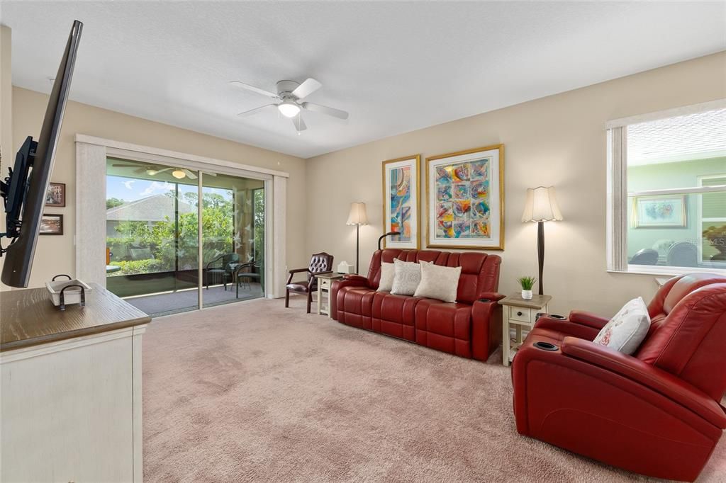 Activo con contrato: $249,900 (2 camas, 2 baños, 1344 Pies cuadrados)