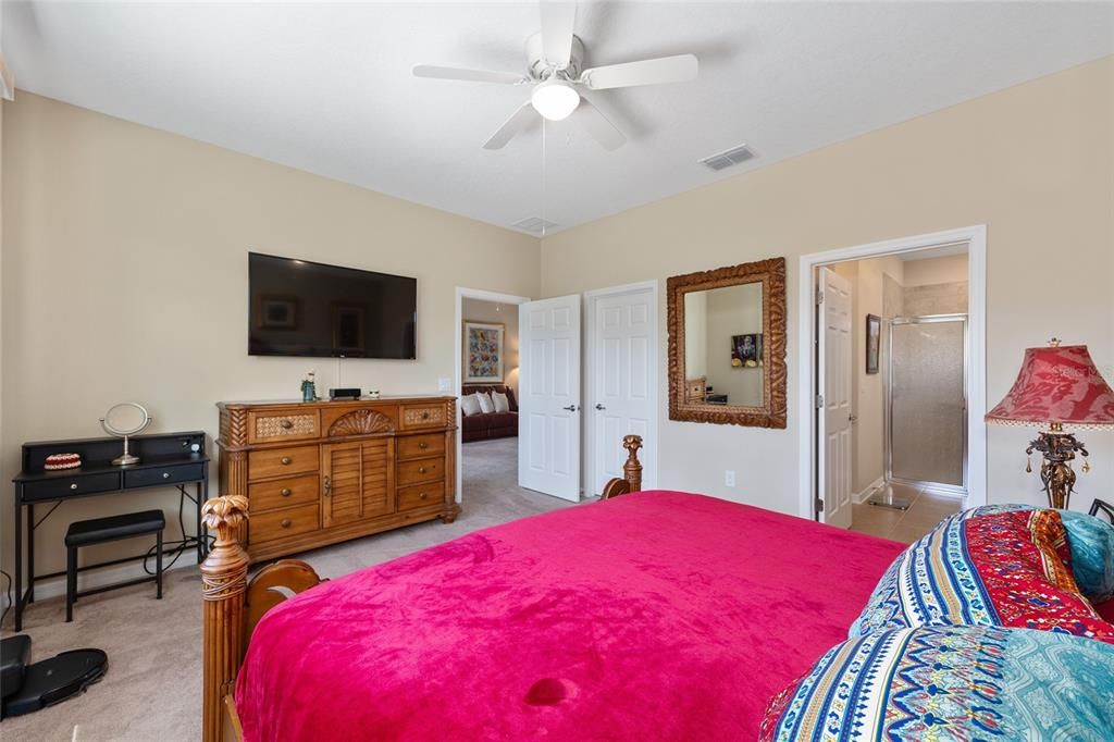 Activo con contrato: $249,900 (2 camas, 2 baños, 1344 Pies cuadrados)