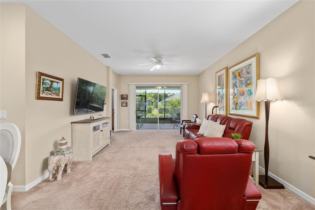 Activo con contrato: $249,900 (2 camas, 2 baños, 1344 Pies cuadrados)