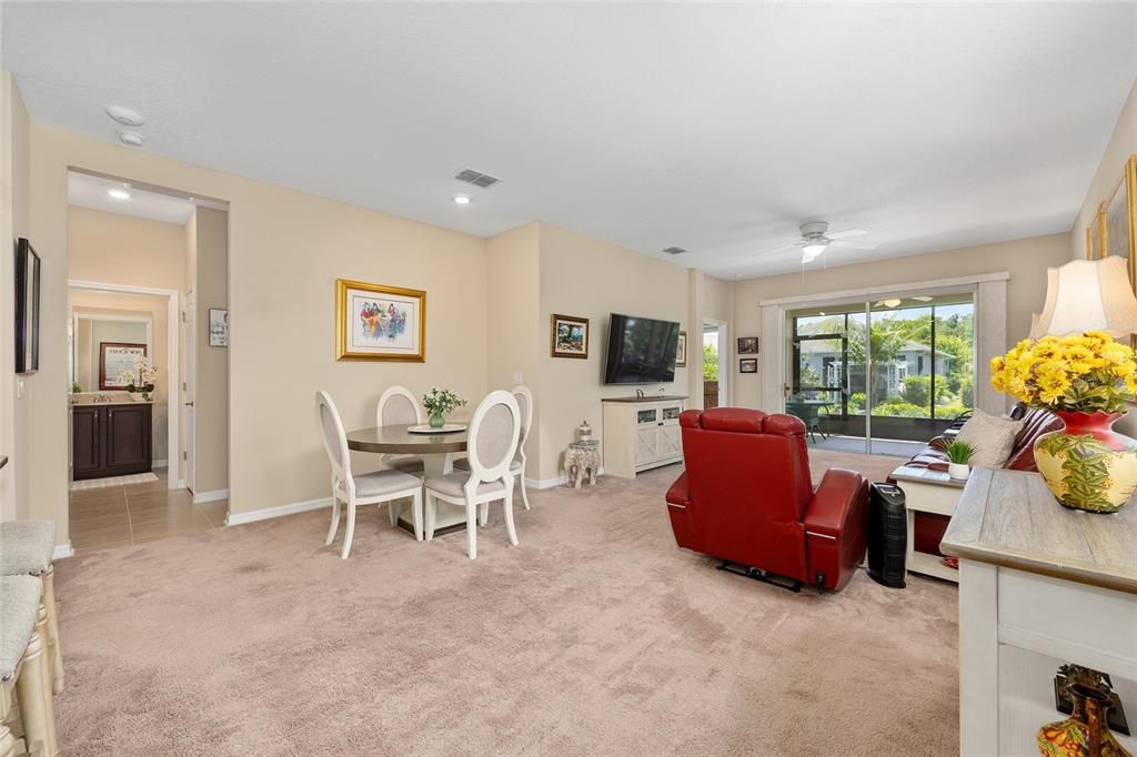 Activo con contrato: $249,900 (2 camas, 2 baños, 1344 Pies cuadrados)