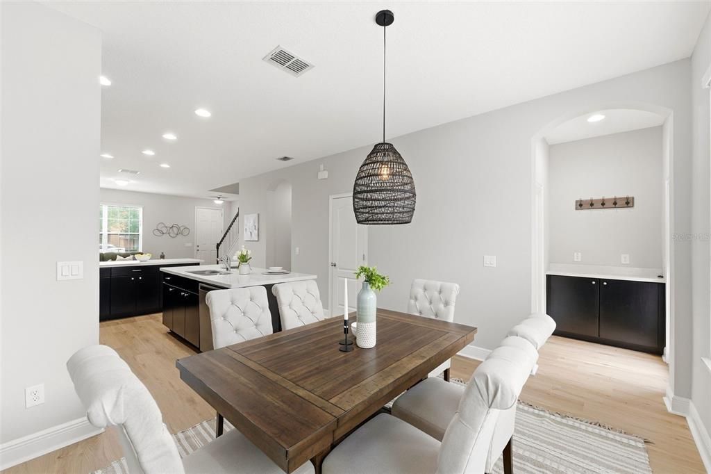 For Sale: $389,900 (3 beds, 2 baths, 1584 Square Feet)
