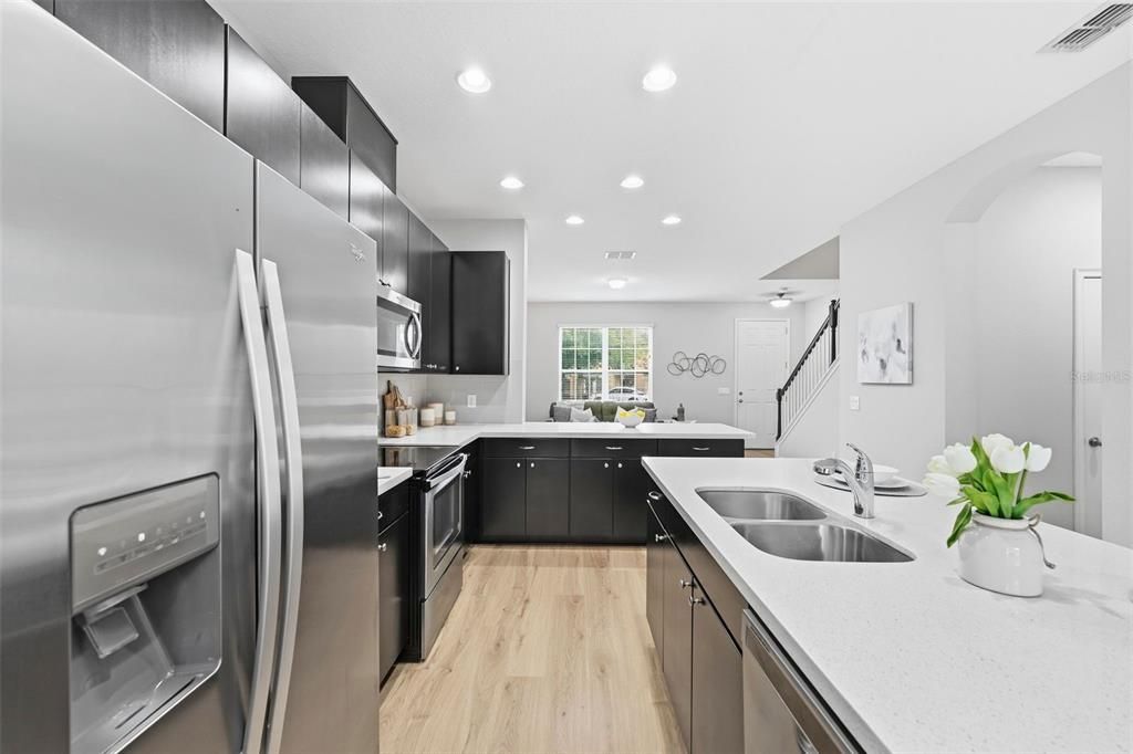For Sale: $389,900 (3 beds, 2 baths, 1584 Square Feet)