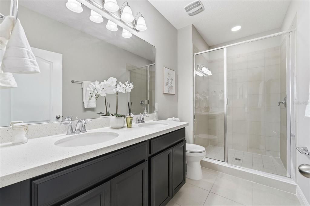 For Sale: $389,900 (3 beds, 2 baths, 1584 Square Feet)