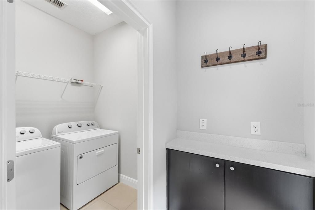 For Sale: $389,900 (3 beds, 2 baths, 1584 Square Feet)