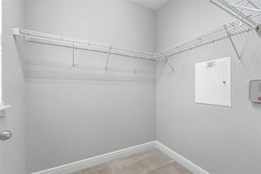 For Sale: $389,900 (3 beds, 2 baths, 1584 Square Feet)
