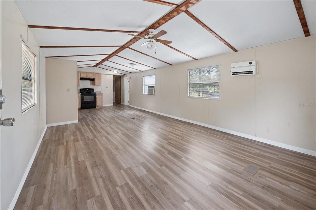For Sale: $149,000 (3 beds, 2 baths, 1260 Square Feet)