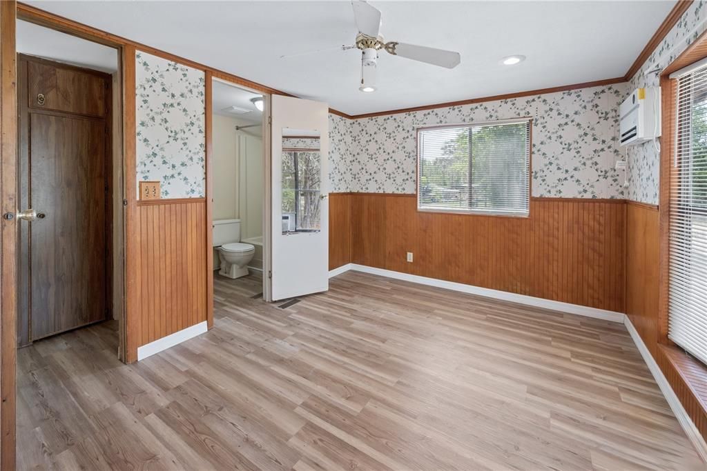 For Sale: $149,000 (3 beds, 2 baths, 1260 Square Feet)