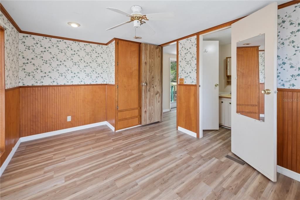 For Sale: $149,000 (3 beds, 2 baths, 1260 Square Feet)