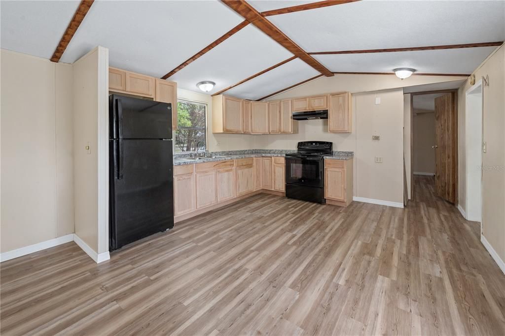 For Sale: $149,000 (3 beds, 2 baths, 1260 Square Feet)