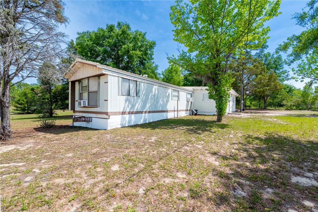 For Sale: $149,000 (3 beds, 2 baths, 1260 Square Feet)