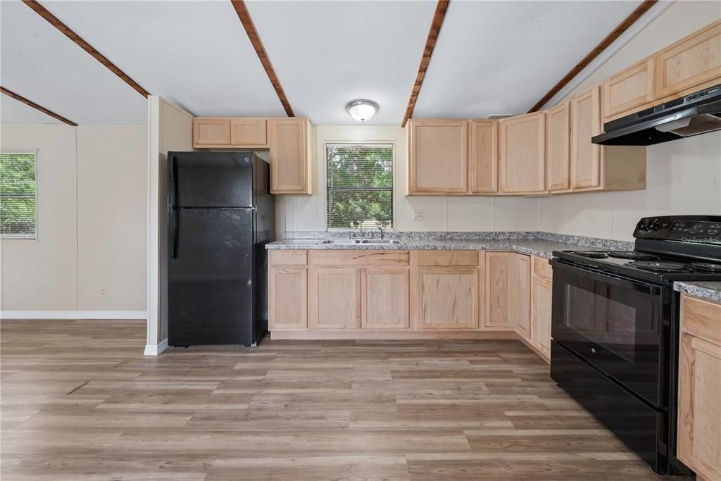 For Sale: $149,000 (3 beds, 2 baths, 1260 Square Feet)