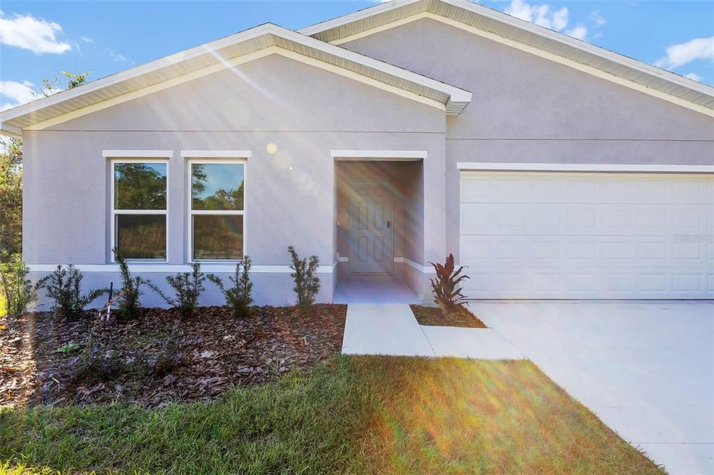 Active With Contract: $279,990 (3 beds, 2 baths, 1808 Square Feet)