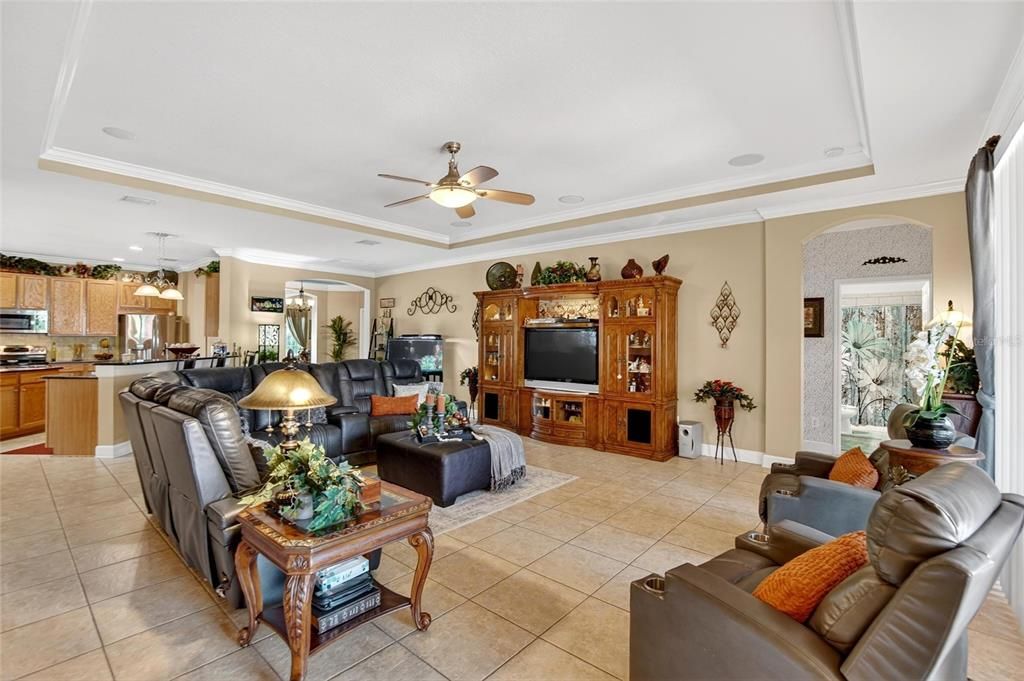 En Venta: $538,000 (4 camas, 3 baños, 2830 Pies cuadrados)