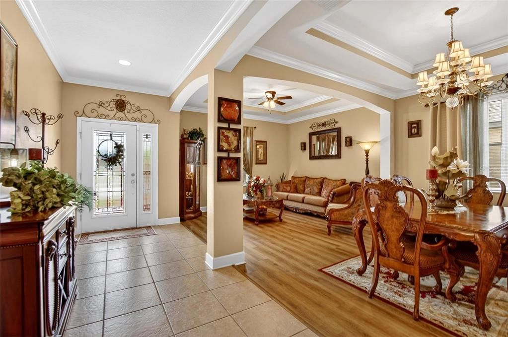 En Venta: $538,000 (4 camas, 3 baños, 2830 Pies cuadrados)