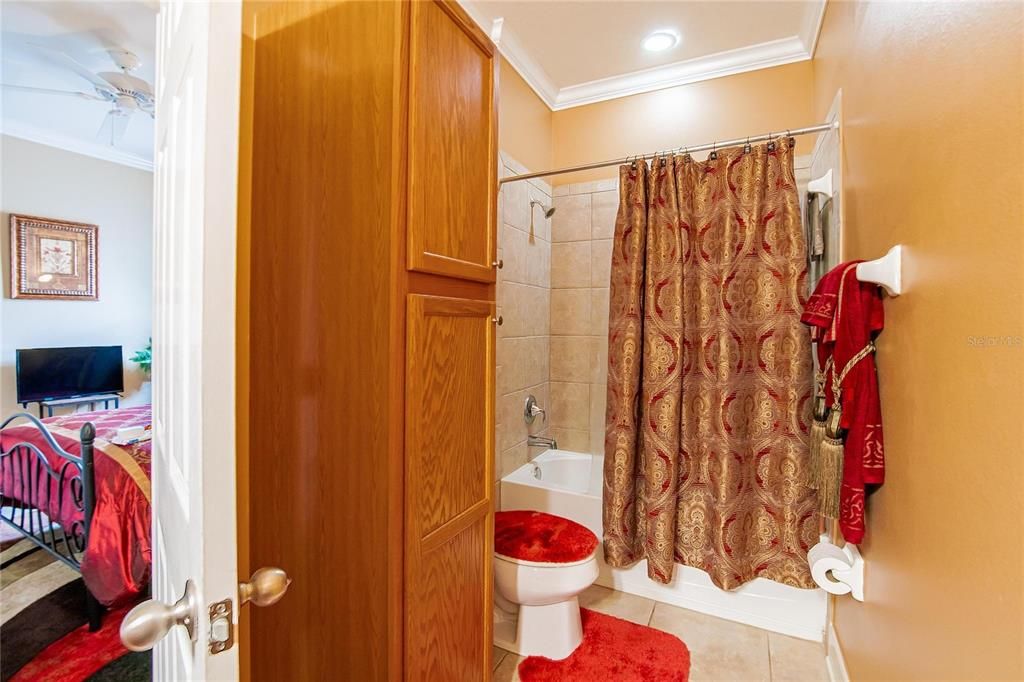 En Venta: $538,000 (4 camas, 3 baños, 2830 Pies cuadrados)