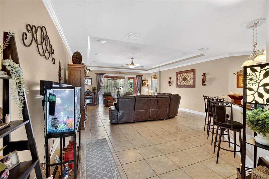 En Venta: $538,000 (4 camas, 3 baños, 2830 Pies cuadrados)