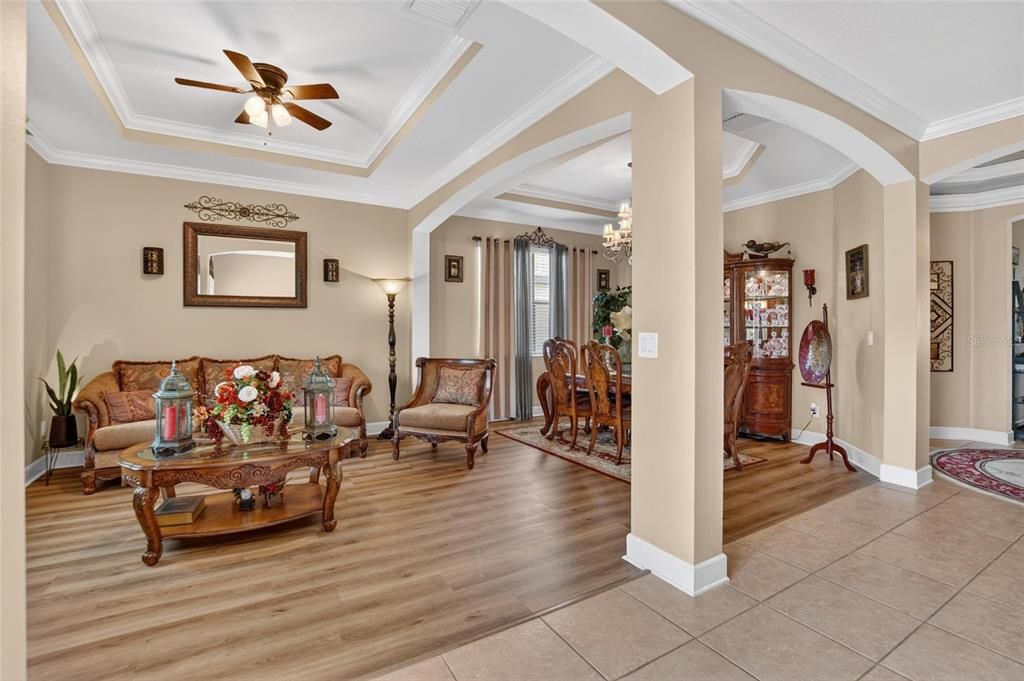 En Venta: $538,000 (4 camas, 3 baños, 2830 Pies cuadrados)