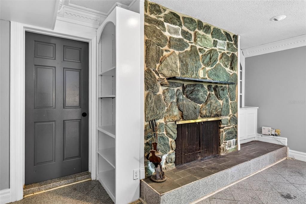 Activo con contrato: $625,000 (3 camas, 3 baños, 3636 Pies cuadrados)