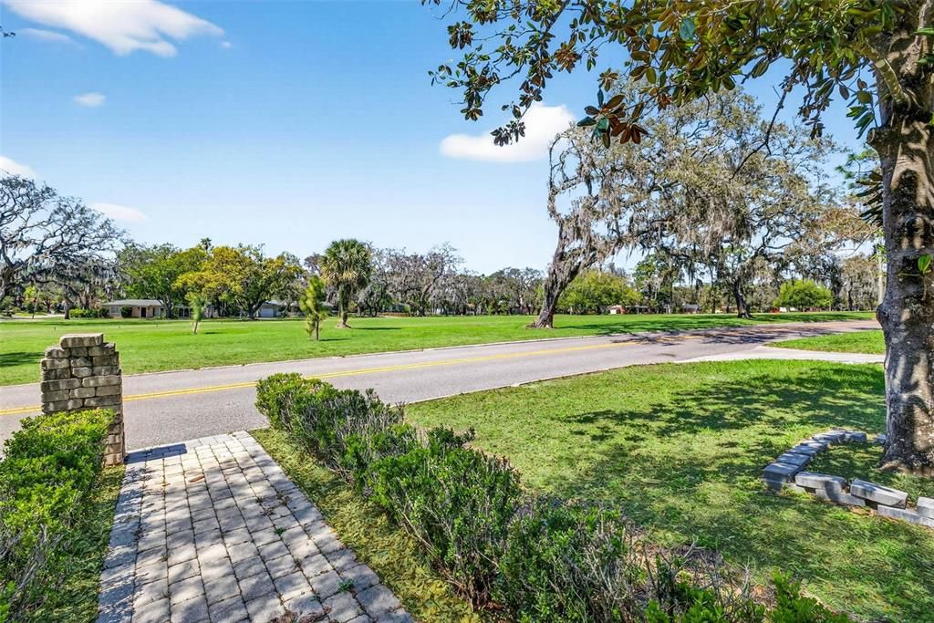 Activo con contrato: $625,000 (3 camas, 3 baños, 3636 Pies cuadrados)