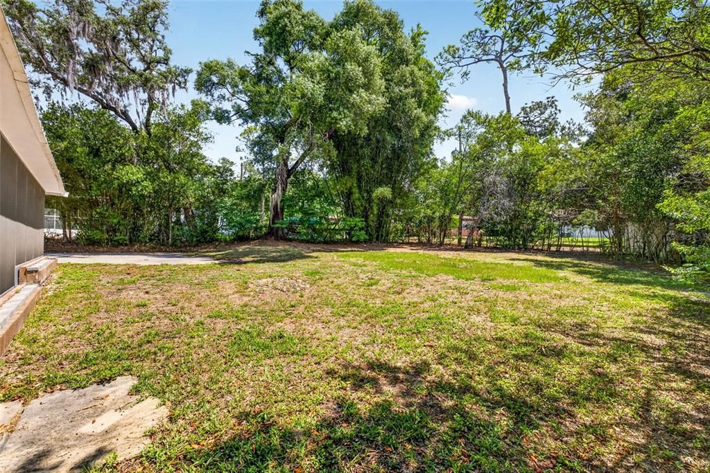 Activo con contrato: $625,000 (3 camas, 3 baños, 3636 Pies cuadrados)