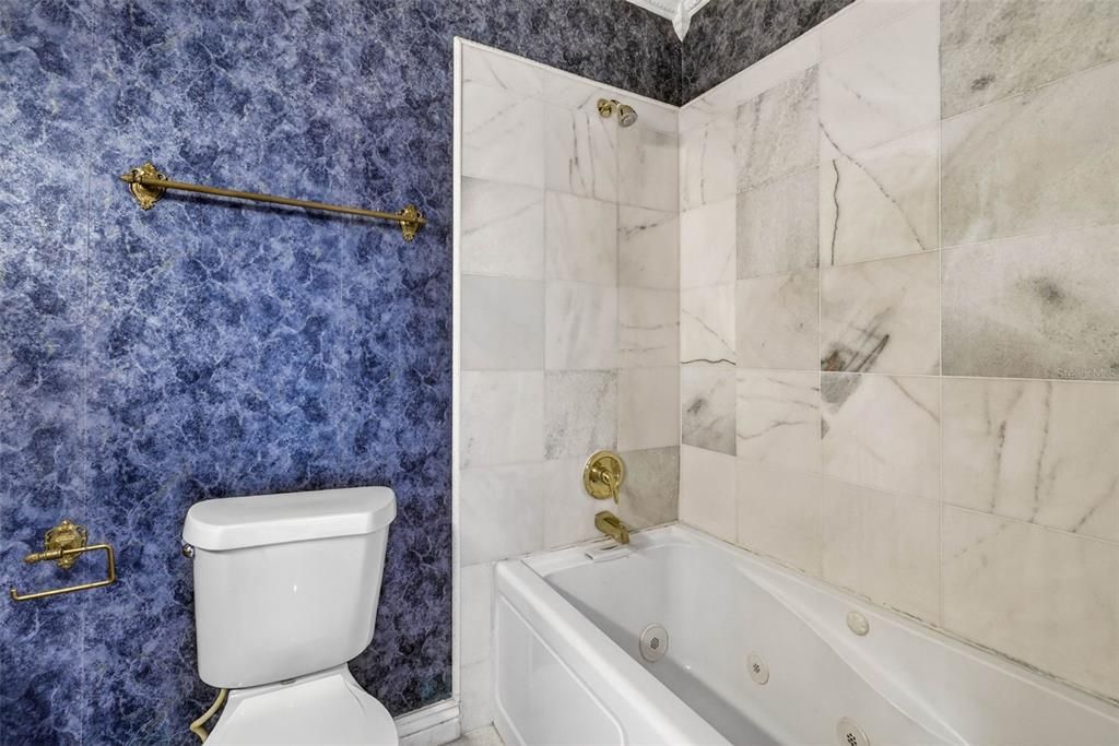 Activo con contrato: $625,000 (3 camas, 3 baños, 3636 Pies cuadrados)