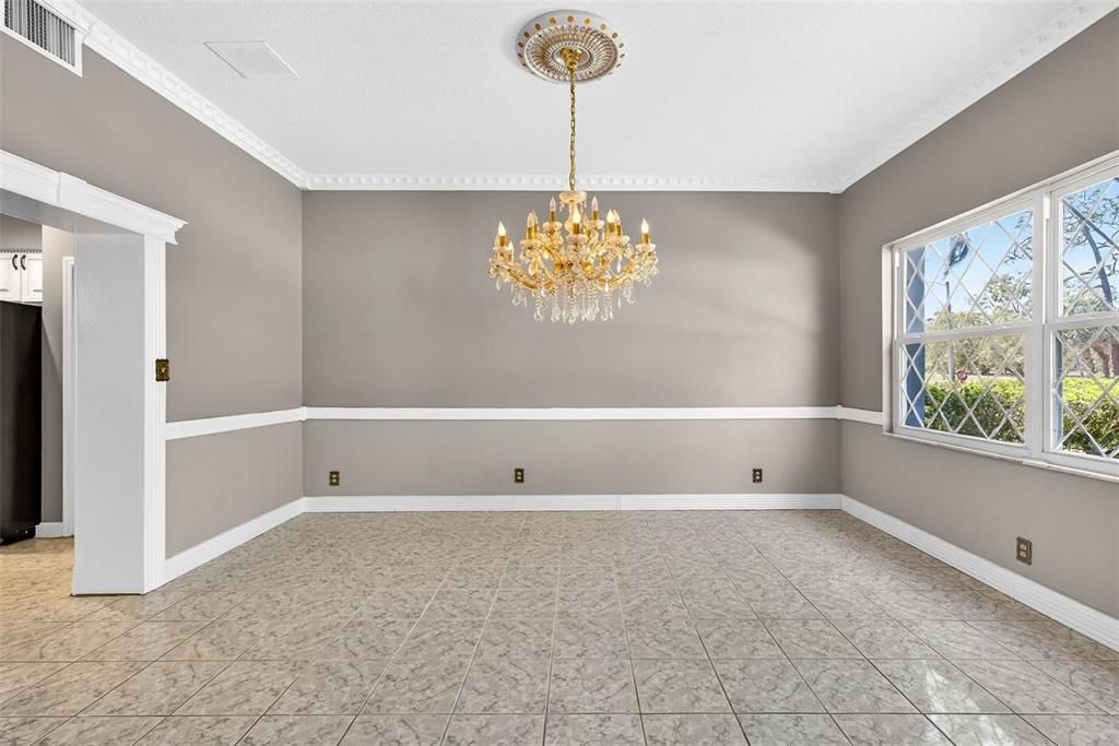 Activo con contrato: $625,000 (3 camas, 3 baños, 3636 Pies cuadrados)