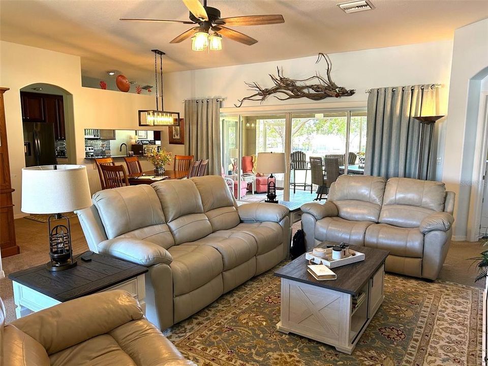 Active With Contract: $305,000 (2 beds, 2 baths, 1703 Square Feet)