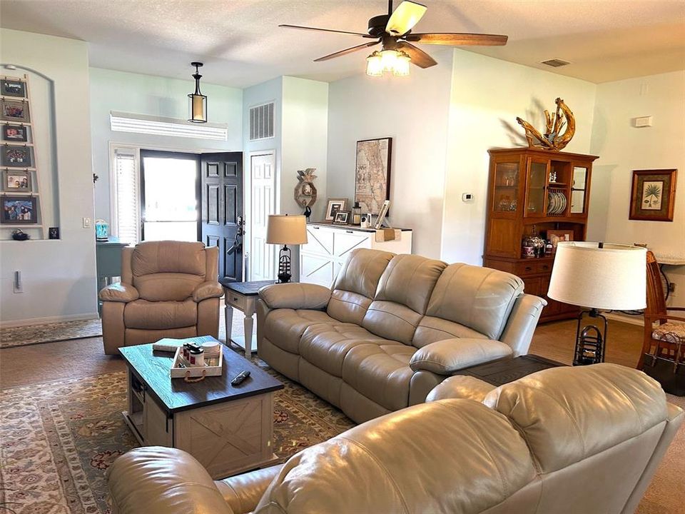 Active With Contract: $305,000 (2 beds, 2 baths, 1703 Square Feet)