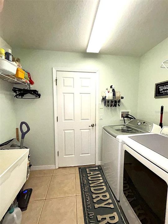 Active With Contract: $305,000 (2 beds, 2 baths, 1703 Square Feet)